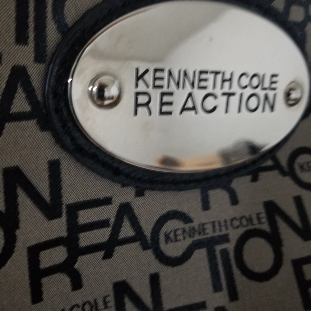 Authentic Kenneth Cole - Picture 2 of 5
